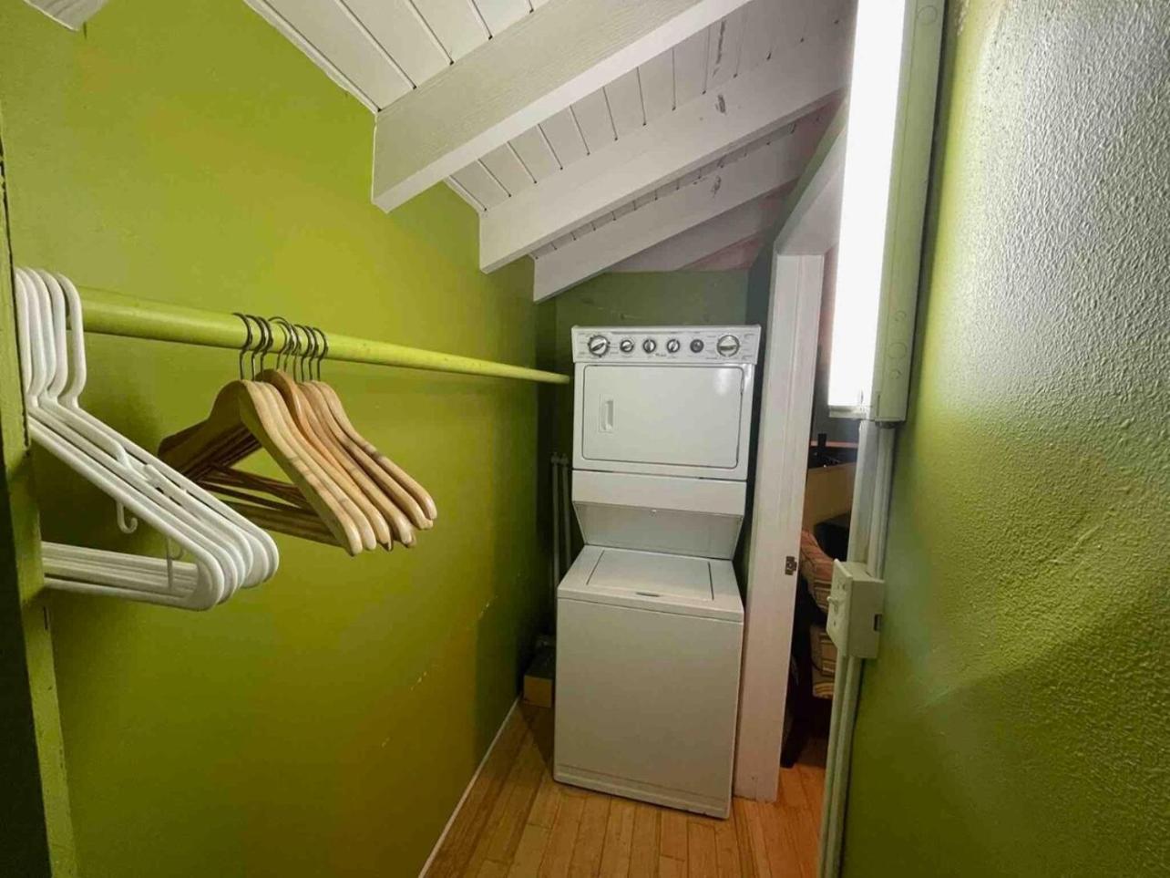Вилла Harbor View 2Bed 1Bath Loft In Downtown Red Hook! East End  Экстерьер фото
