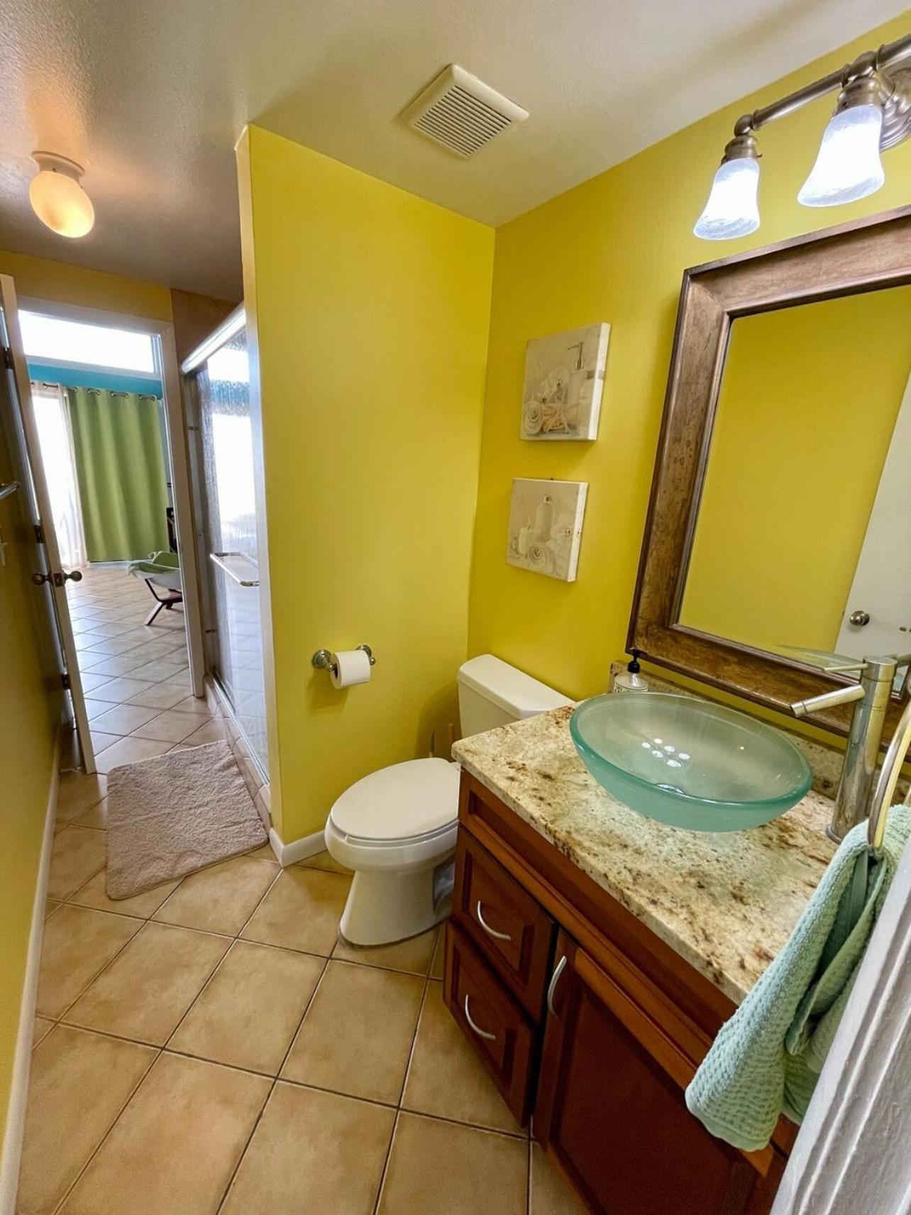 Вилла Harbor View 2Bed 1Bath Loft In Downtown Red Hook! East End  Экстерьер фото